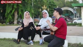 Download lagu PRANK MENDADAK NGAMEN ! BIKIN TANTE TANTE TERPESONA mp3