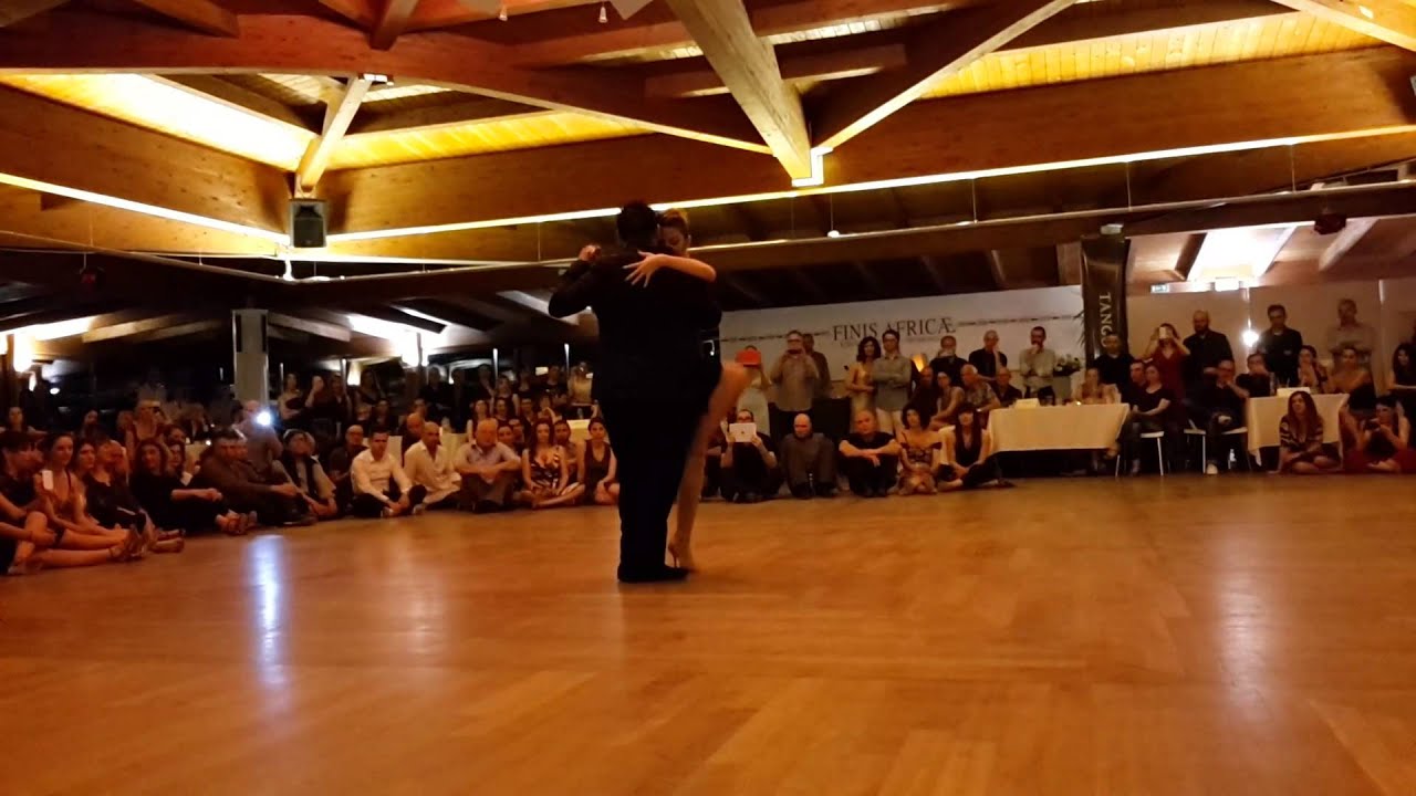 Video thumbnail for Carlitos Espinoza y Noelia Hurtado 2/4 - Garras - Anìbal Troilo