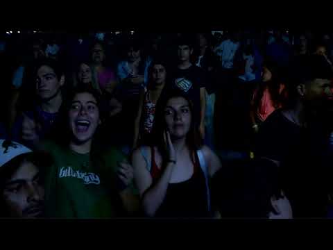 8 BITS- Do Ya Think I'm Sexy