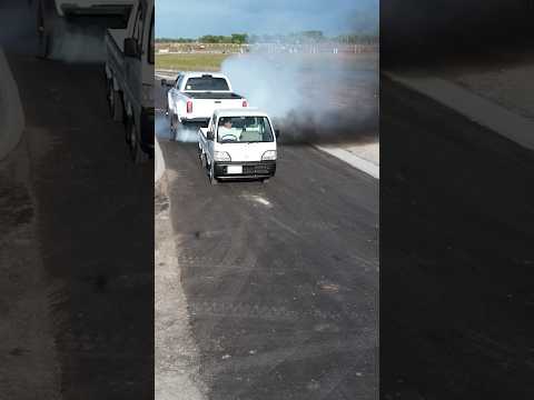 MINI TRUCK VS BIG TRUCK. 🤣