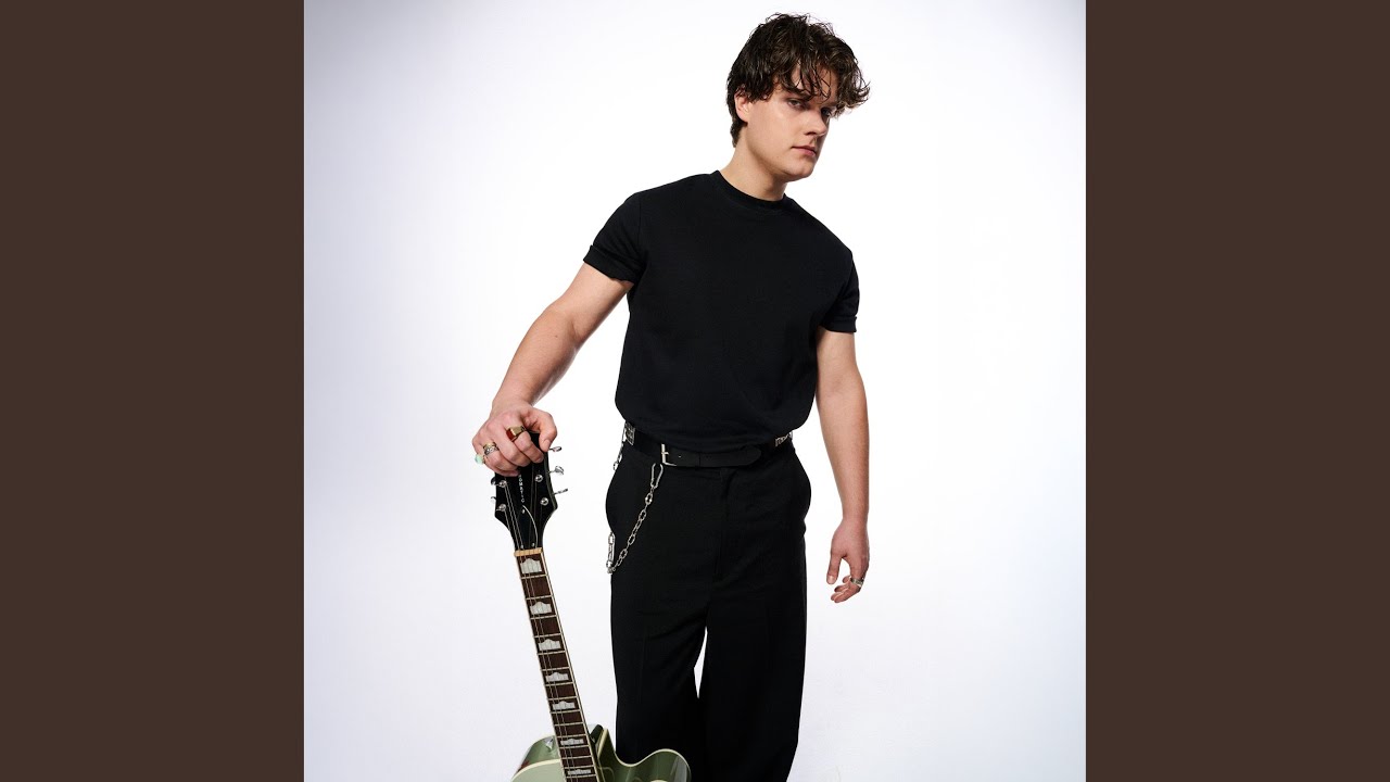 „O Tobie” – gdy milczenie mówi więcej niż słowa. Stach Bukowski prezentuje nowy singiel i zapowiada wyjątkową trasę „Dla Ciebie tour”