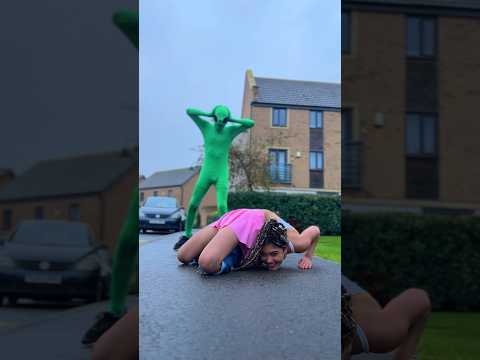 COPY ME CHALLENGE! RATE ALIEN STRETCH OUT OF TEN!🩷💃😳😱 #halloweenwithshorts