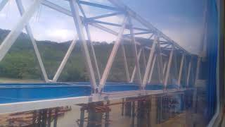 preview picture of video 'KA Gajahwong melewati Sungai Serayu'