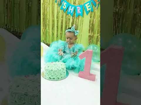 Cake smash 😍💚💚