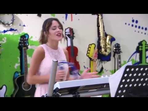 Violetta 2 English - Girls singing 