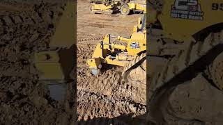 CAT D8T Dozer ripping dirt for scrapers #shorts