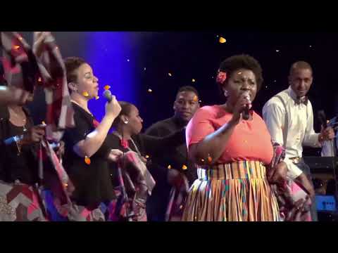 Evelyn Amo -  Mega Praise