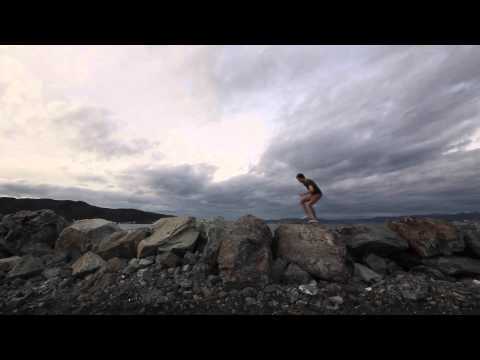 Promo Bi Revy 2014 "Uten en tråd"