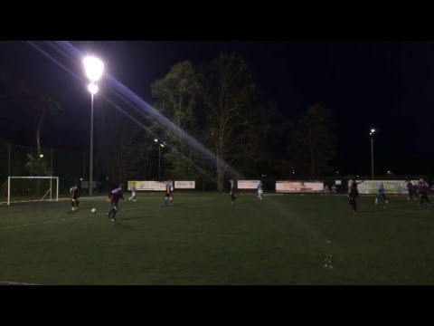 12.04 Gumzamet Fidasz (niebieskie) - Old Boys (bordowe)