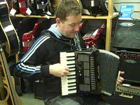 Mark plays the Scarlatti 48 Bass Pro Piano Accordion @ Hobgoblin Music Birmingham