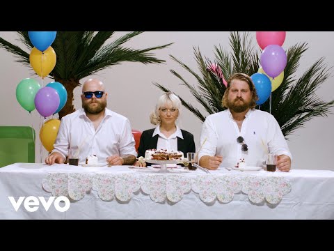 Specktakel, Mia Julia - Scheiß auf Zuhause (Offizielles Musikvideo)