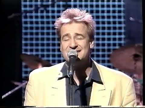 RIKI SORSA - Haaveissa vainko oot mun. Sov. Jari Puhakka (Yllätys yllätys, MTV3 1997)