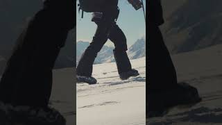 Love the sound of snow crunching under the feet? #skiing #eswinter #snowmountains