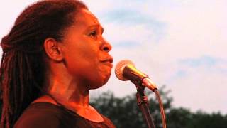 Ruthie Foster BRS The Titanic