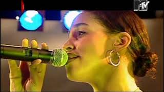 Bushido - Hoffnung stirbt zuletzt (live @ MTV TRL 2004 mit Cassandra Steen)