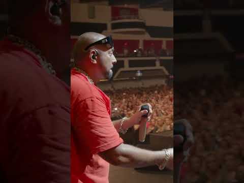 Mi think mi fans need the towels more than I do 😂😂