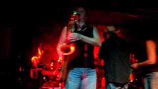 Junkyard Jane - "Guitar In My Hand"