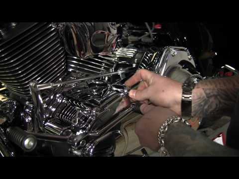 Kuryakyn Garage: Harley Davidson Street Glide Engine Chrome Install