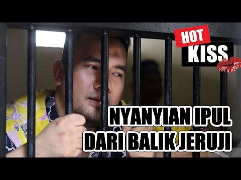 SAIPUL JAMIL NYANYI DI BALIK JERUJI USAI SIDANG PERDANA ~ GOSIP HARI INI