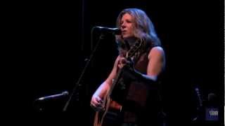 eTown webisode 87 - Dar Williams - "You Rise and Meet the Day"