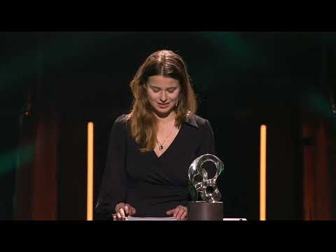 2021 Award Presentation: Luisa Neubauer presenting the Award to Vladimir Slivyak