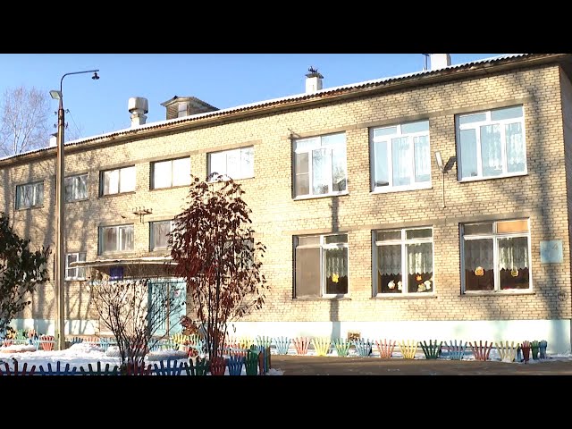 Управление образования оперативно вставило разбитые в детском саду стёкла