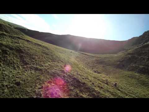 ritewing-zephyr-z2s-in-formation-flying-fpv-downhill-close-proximity-at-mam-tor