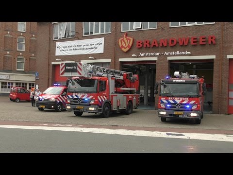 Autospuit Hendrik Autoladder Hendrik en Commando Wagen met Spoed naar een Brand in Amsterdam
