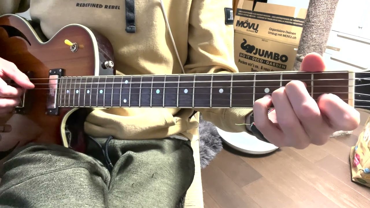 Roberto Barlocci playing Sia's Snowman fingerstyle on solo guitar