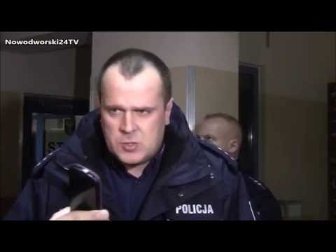 Zbigniew Stonoga rozmawia telefonicznie z rzecznikiem KSP