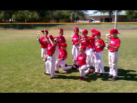 2011 Las Vegas Stealth 8U trying to pose for pics