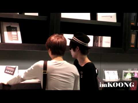 [2010.12.12] Kyu Jong and Young Saeng shopping in CTW @ Bangkok