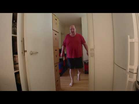 MongoTV_6236 - Kigger På Flyttekasser i Forstue Stået 7 År - Del 66 - Stabler Flyttekasser