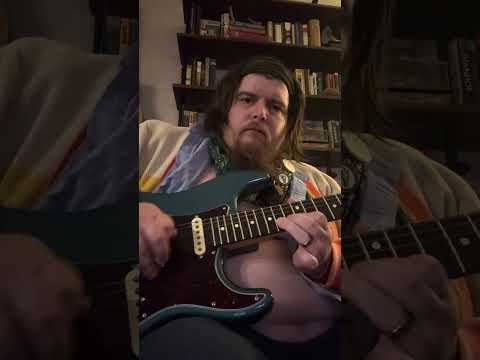 #Guitarist #RockAndRoll #MusicianLife #ElectricGuitar #guitarshorts #chicago