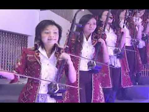 12 Girls Band - Last Christmas (12 Girls Of Christmas)