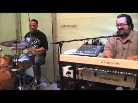 Joey DeFrancesco Byron Landham Ruggero Robin Softly in a Morning Sunrise.wmv