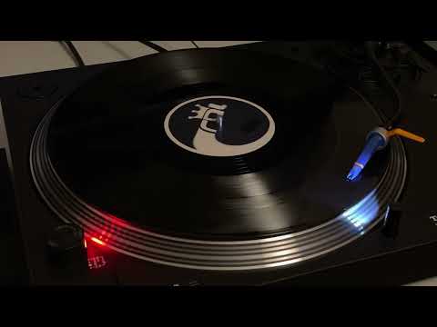 Knee Deep Feat. Kenny Bobien - If You Luv me