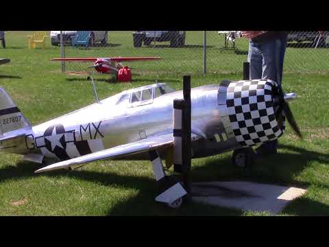1/4 Scale P-47 DLE222 Runup