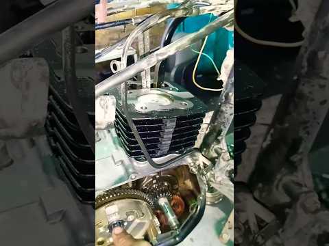 Bajaj discover🏍️bike engine hath se🤔chal raha hai 😱😱#shorts #trending #viral #engine #discover #bike