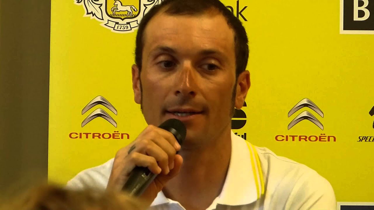 Ivan Basso tells the press about his cancer diagnosis in Pau - YouTube