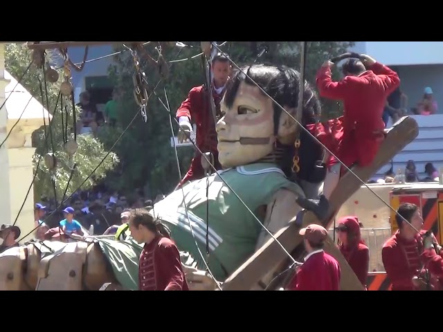 Day 3. The Giants. Diver and Little Girl Giant in Perth. Royal de Luxe. Perth, Australia