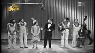 I Cavernicoli a "Alle Nove della Sera" con Gianni Morandi (Rai Uno, 1974)
