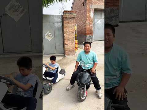 Babaları İki Bisikleti de Tamir Etti, Sonra Büyük Yarış Başladı! 🏍️😱 #shorts