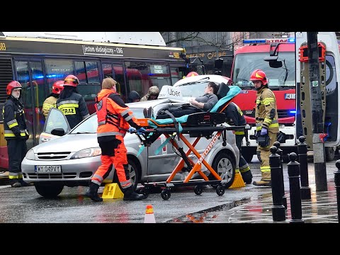 Solec. Wypadek. Zakleszczeni.