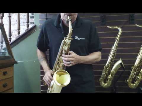 Ben Reece plays a Restored Grafton Alto Sax at Saxquest