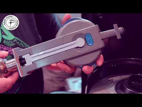 Perfect Draft - Loading tap unit onto keg