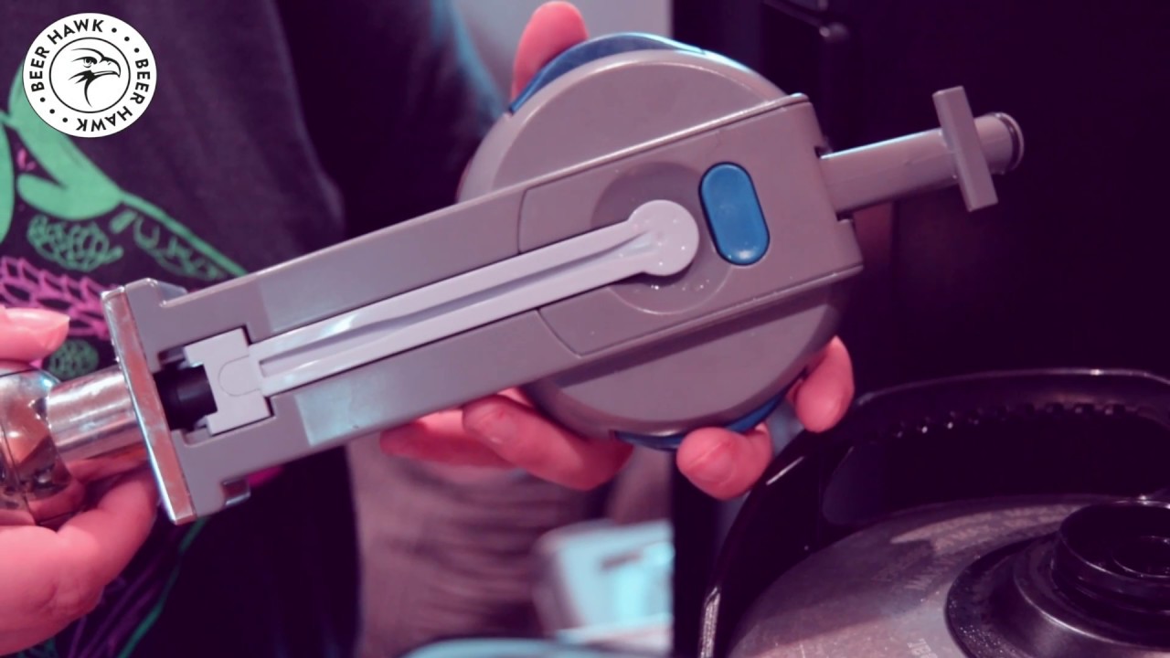 Perfect Draft - Loading tap unit onto keg