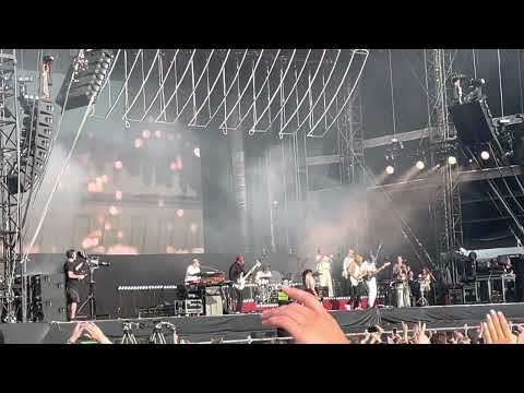 Miriam Bryant feat Victor Leksell - tystnar i luren live at Lollapalooza Stockholm 20220703