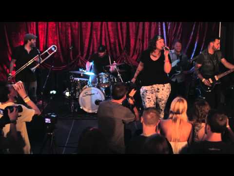 Alanna Royale - "Tennessee Heat" | A Shiner Session at the Do512 House