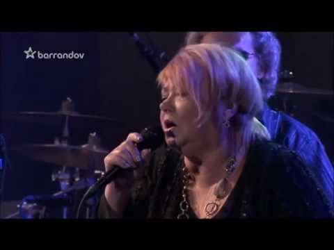 Věra Špinarová - Je nám dáno (Královny popu na Karlštejně 2009)